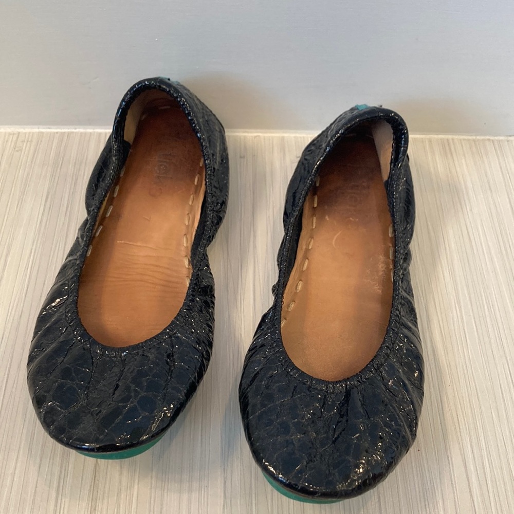 Black patent Tieks